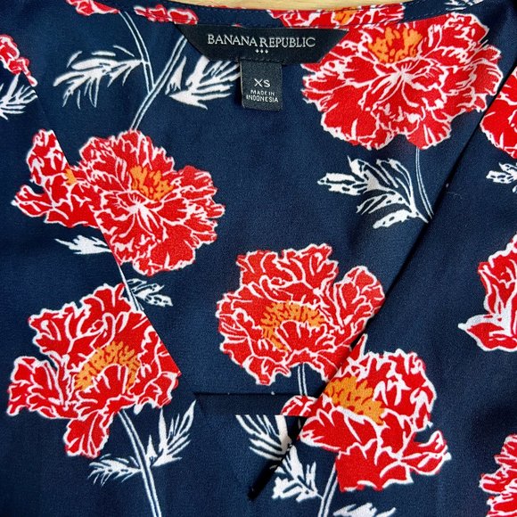 Banana Republic Cap-sleeve Blouse - Picture 4 of 10